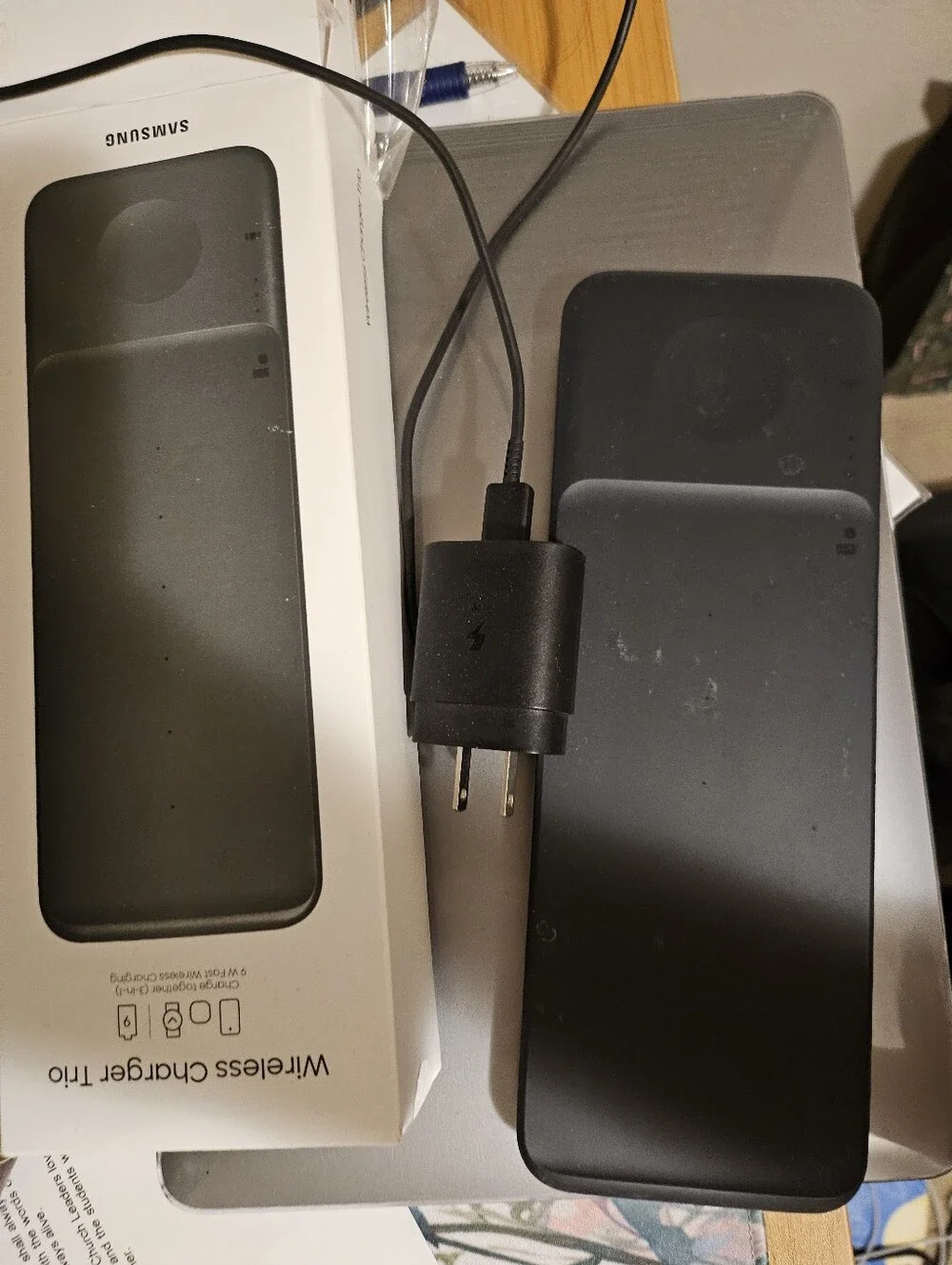 Samsung Electronics Wireless Charger Trio, Qi Compatible - Charge up to 3 Device